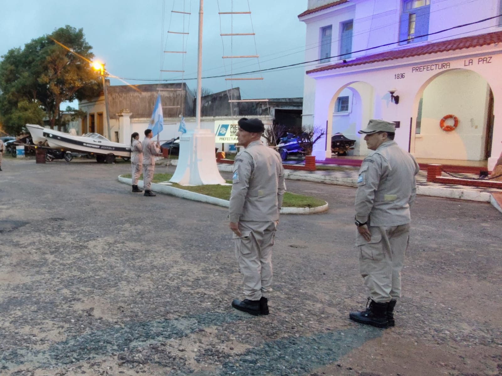 El Director de Educación de la Prefectura visitó La Paz